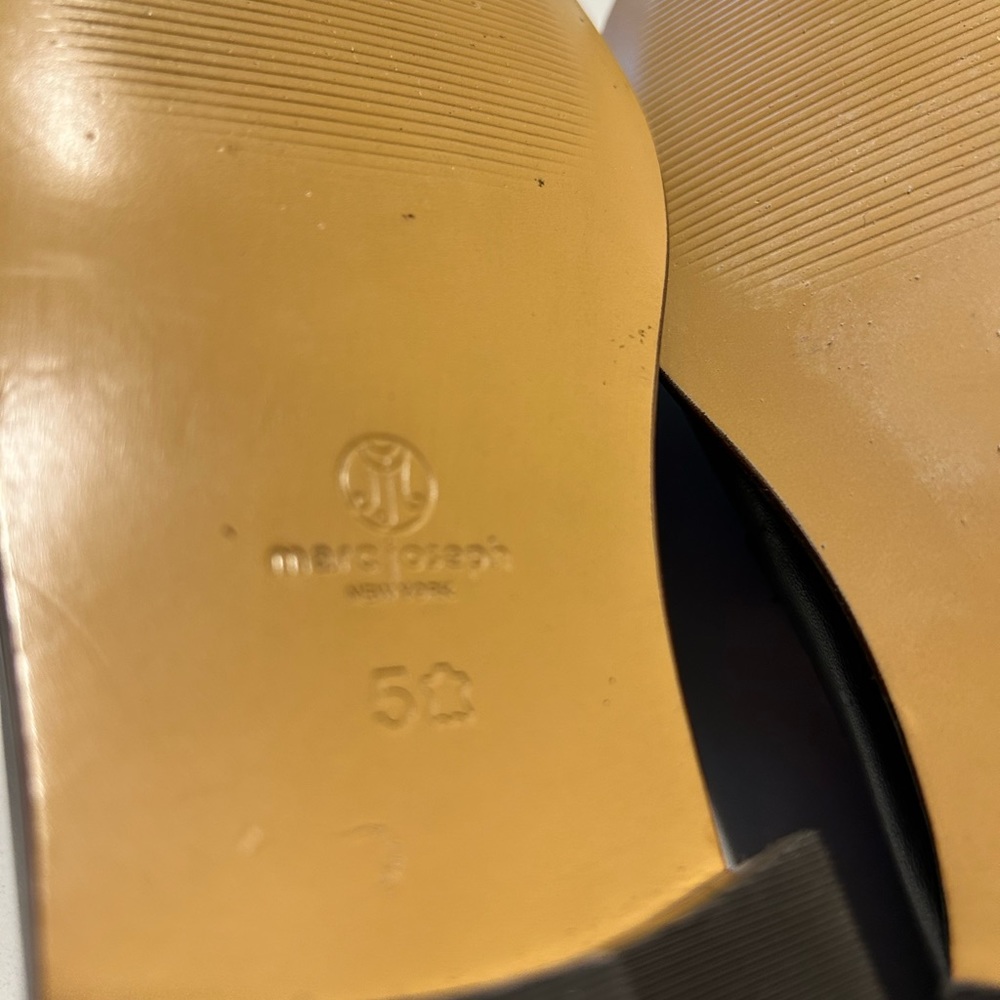 Marc Joseph West End styled loafers. These shoes are NWOT. Size 5 - Picture 6 of 7